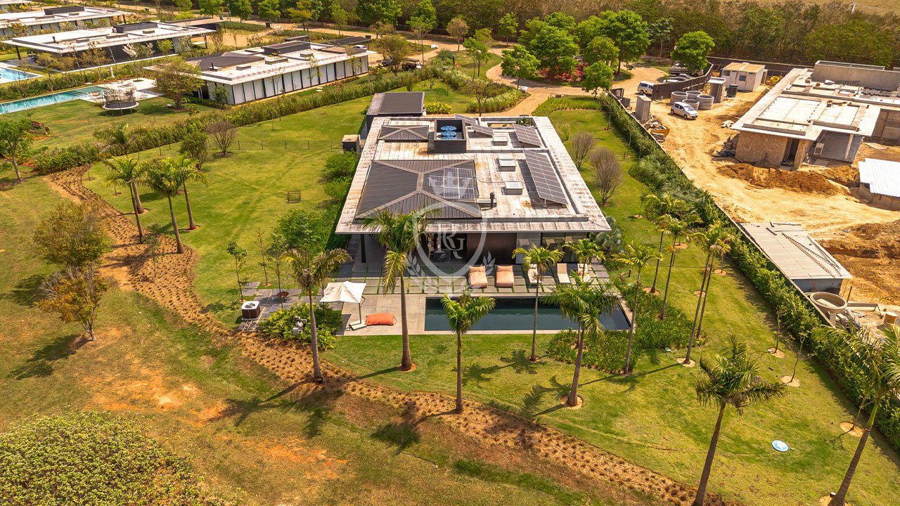 Casa com 4 Suítes à Venda no Condomínio Fazenda Boa Vista