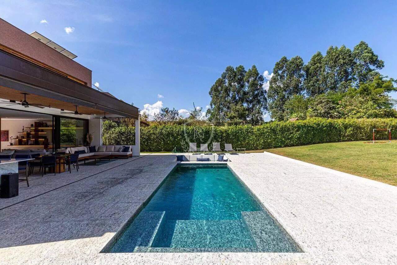 Casa com 5 Suítes à Venda no Condomínio Fazenda Boa Vista