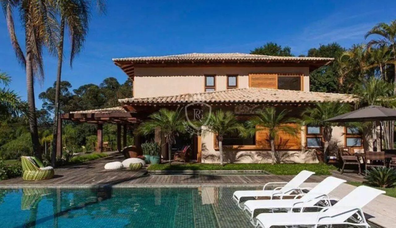 Casa com 5 Suítes à Venda no Condomínio Terras de São José
