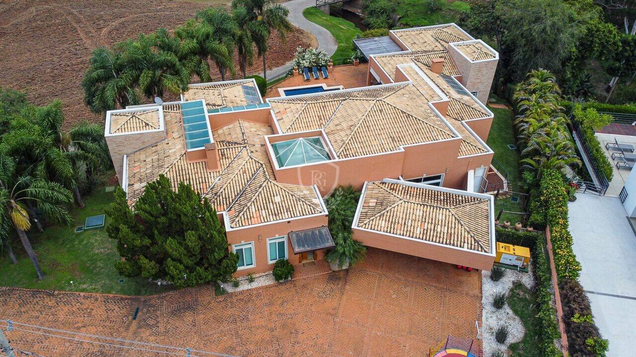 Casa com 5 Suítes à Venda no Condomínio Terras de São José