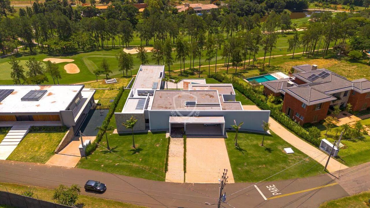 Casa com 6 Suítes à Venda no Condomínio Terras de São José
