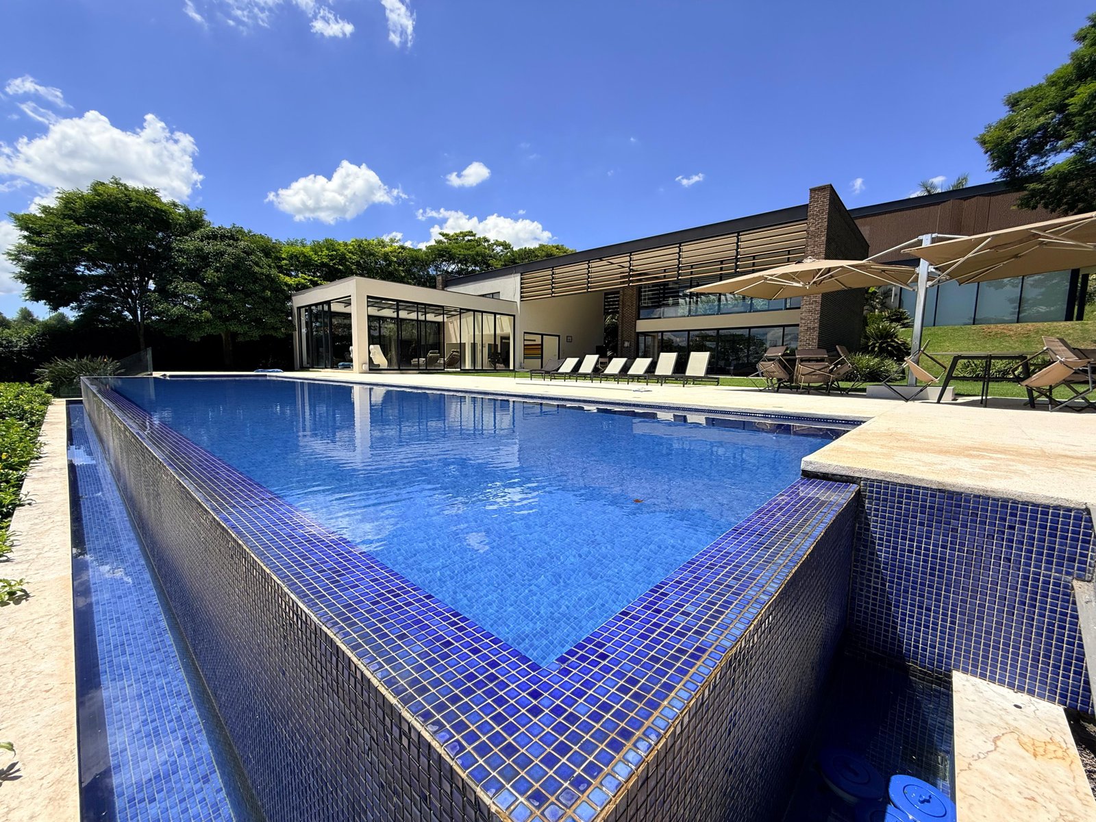 Casa com 6 Suítes à venda no Condomínio Quinta da Baroneza