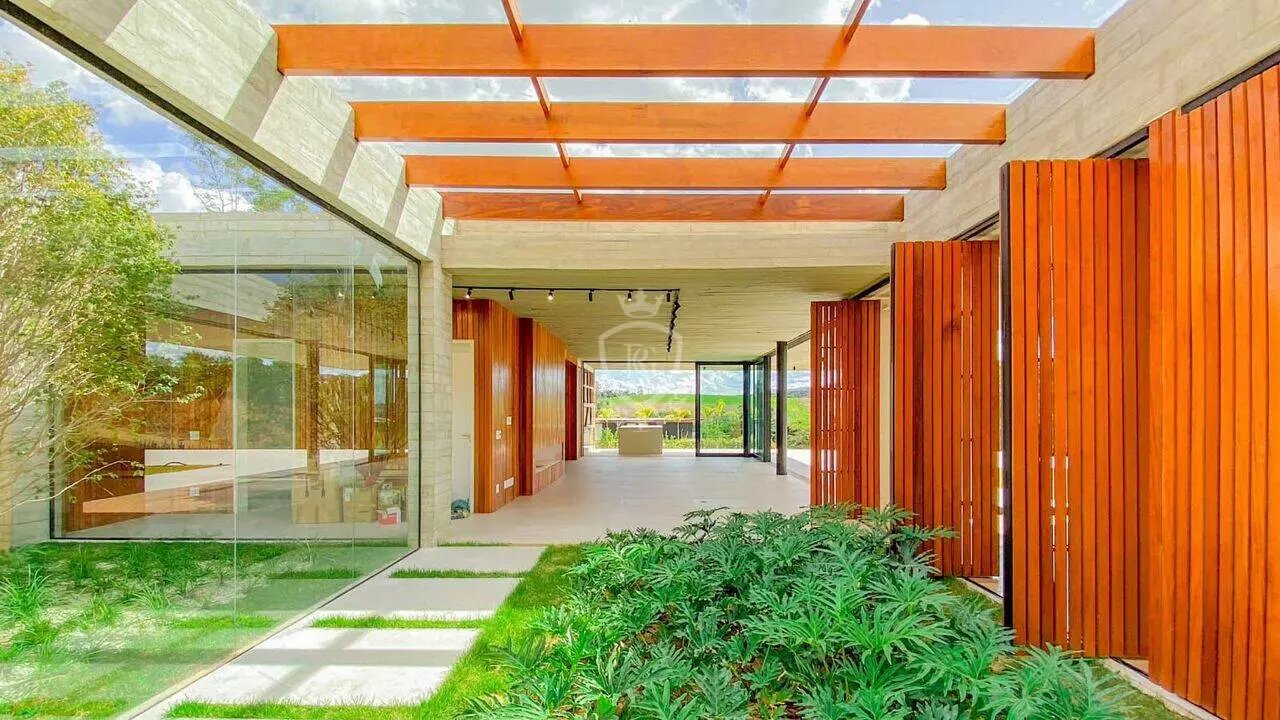 Casa com 6 Suítes à Venda no Condomínio Quinta da Baroneza