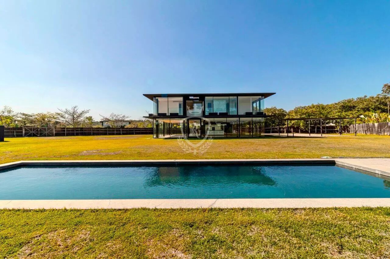 Casa com 5 Suítes à Venda no Condomínio Fazenda Boa Vista