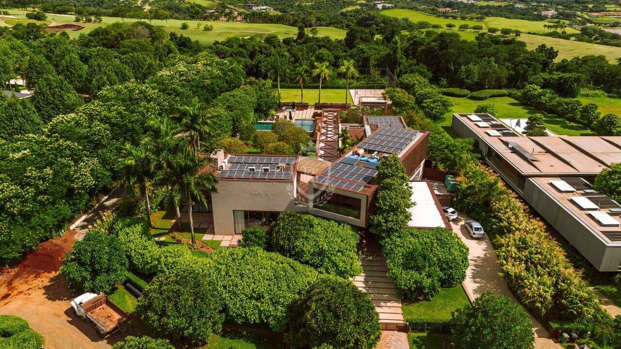 Casa com 6 Suítes à Venda no Condomínio Fazenda Boa Vista