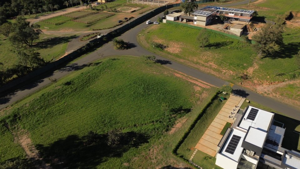 Terreno a venda no condomínio Terras de São José II