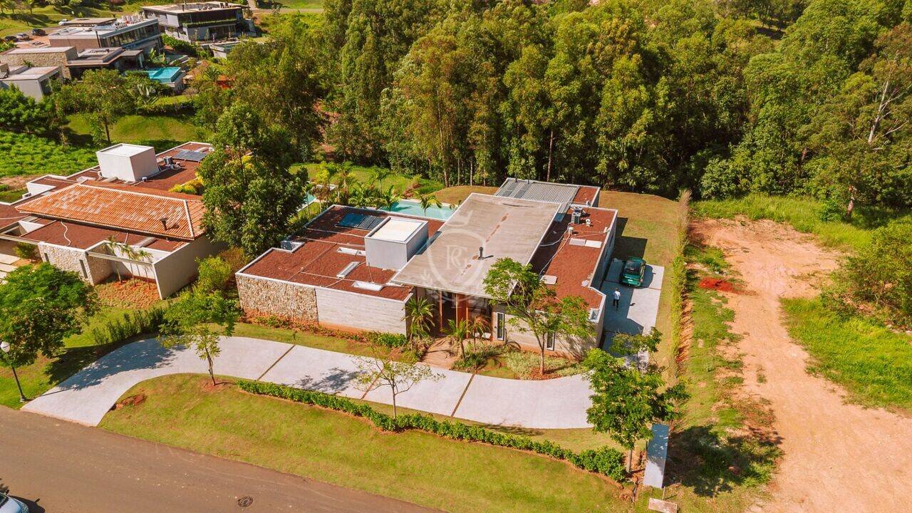 Casa com 5 Suítes à Venda no Condomínio Terras de São José II