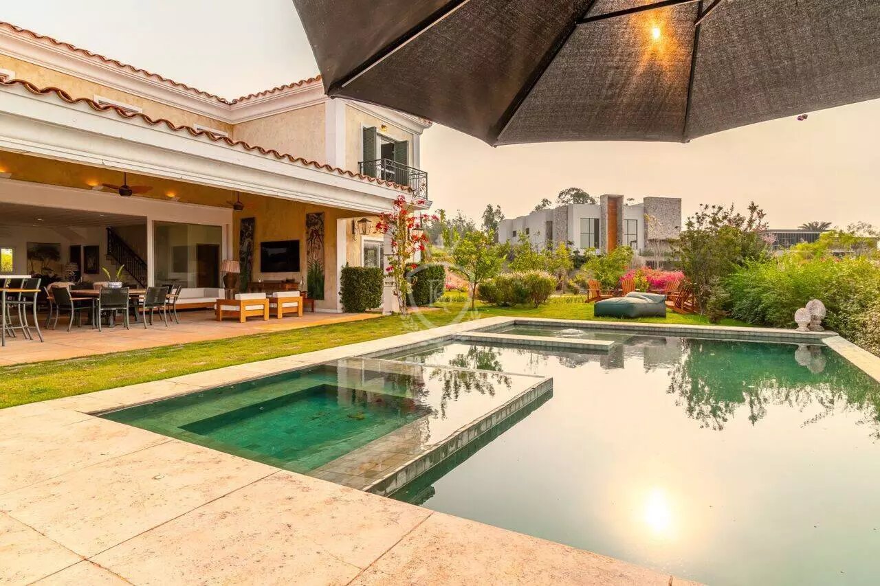 Casa com 6 Suítes à Venda no Condomínio Terras de São José II
