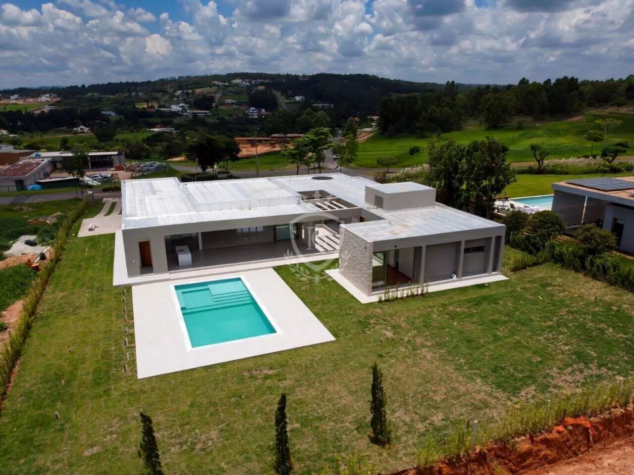 Casa com 5 Suítes à Venda no Condomínio Terras de São José II