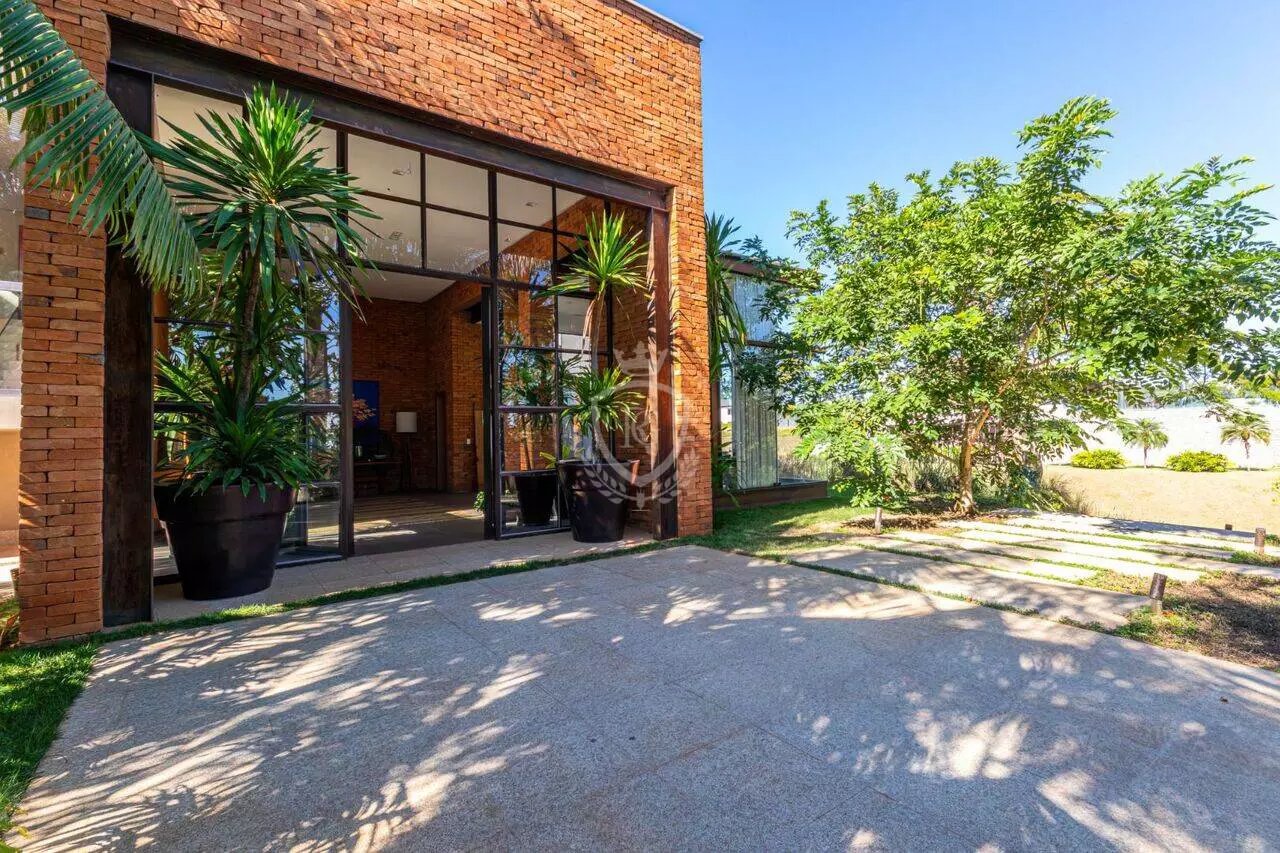 Casa com 6 Suítes à Venda no Condomínio Terras de São José II