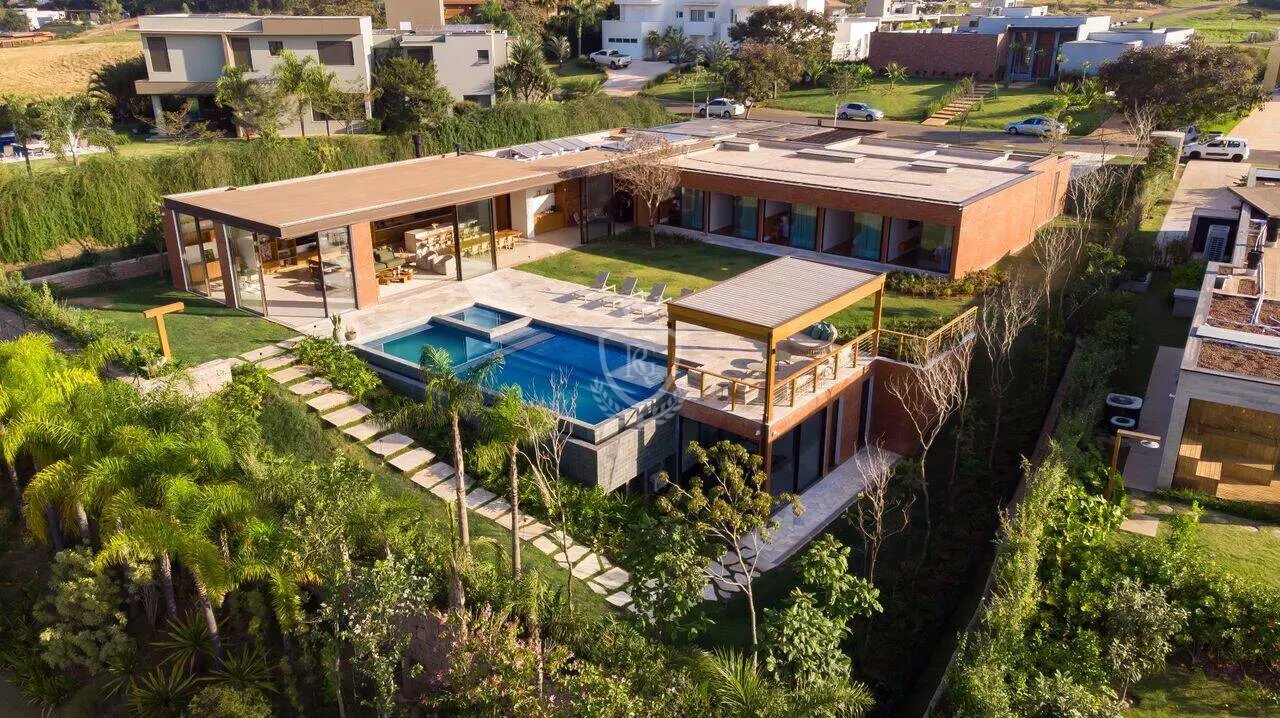 Casa com 5 Suítes à Venda no Condomínio Terras de São José II