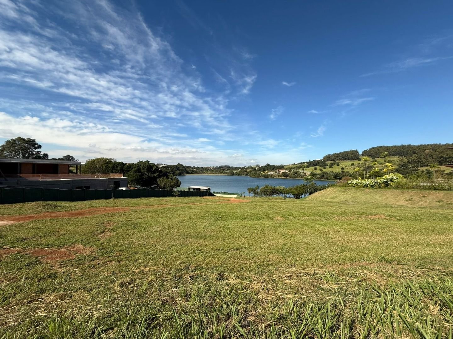 Terreno à venda no Condomínio Fazenda da Grama 