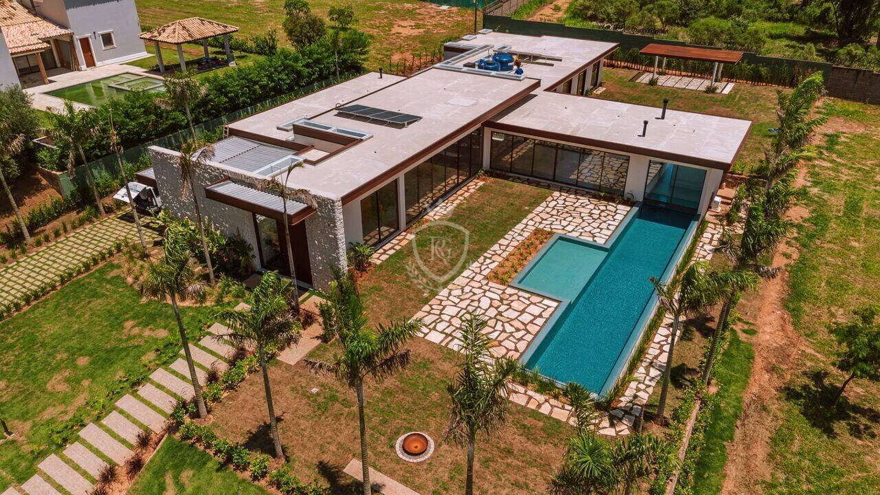 Casa com 5 Suítes à Venda no Condomínio Terras de São José II