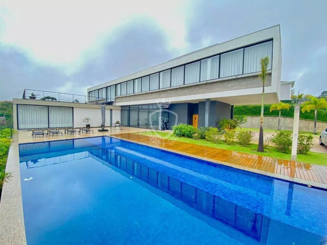 Casa com 5 Suítes à Venda no Condomínio Terras de São José II
