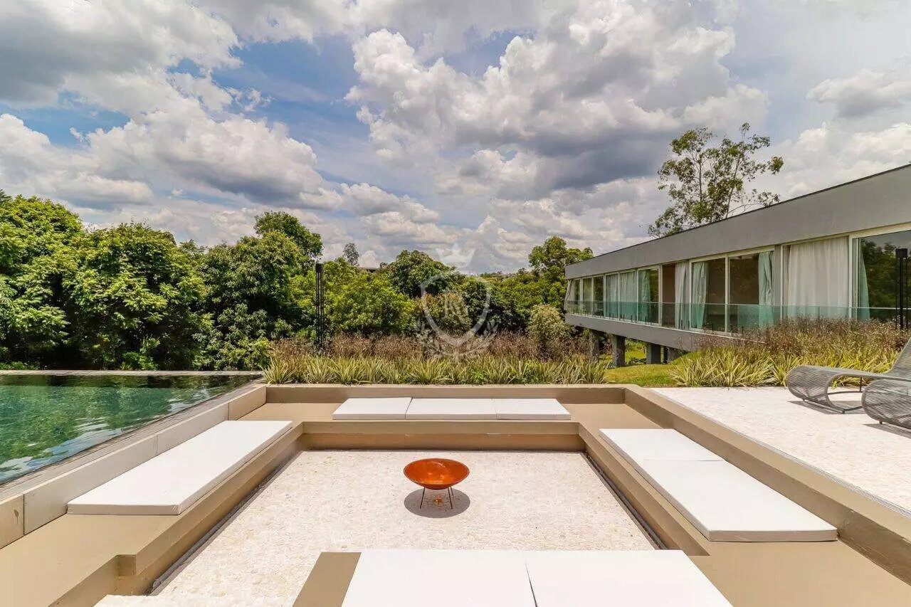 Casa com 6 Suítes à Venda no Condomínio Terras de São José II
