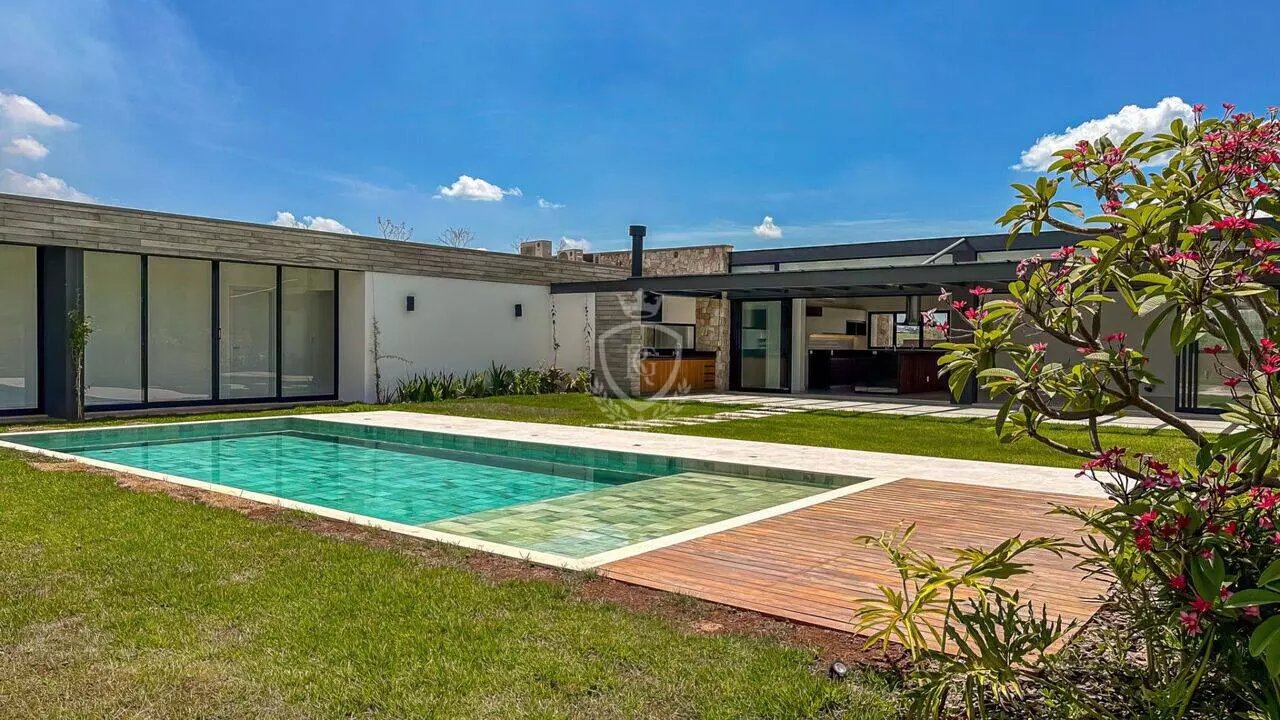 Casa com 5 Suítes à Venda no Condomínio Terras de São José II