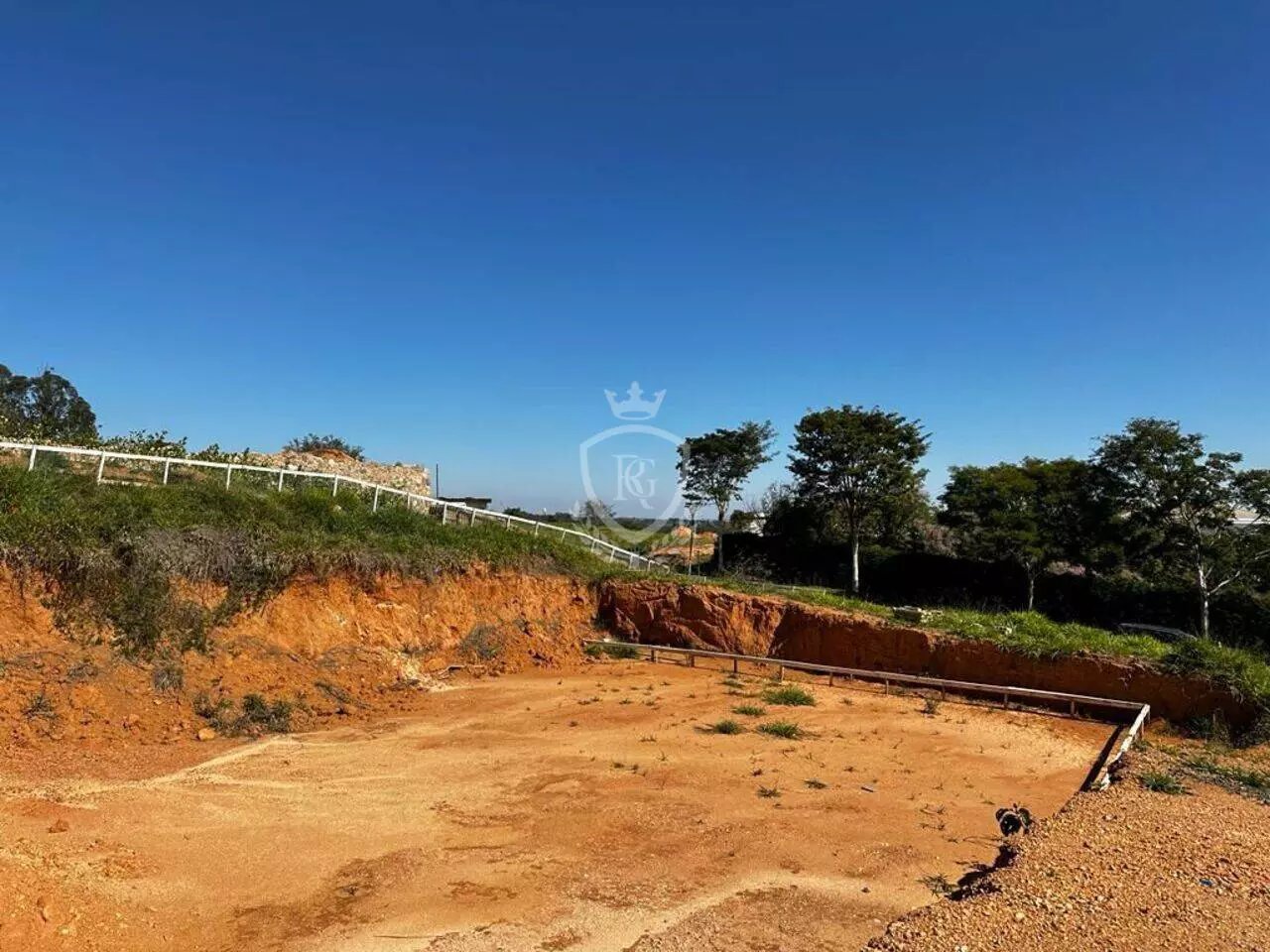 Terreno à Venda no Condomínio Terras de São José II