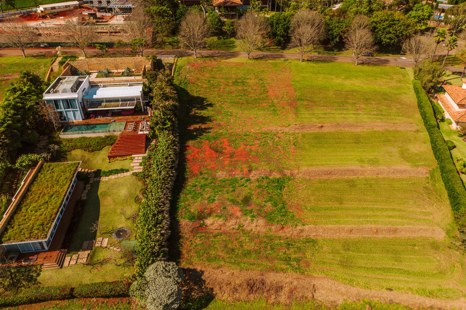 Terreno à venda no Condomínio Quinta da Baroneza 